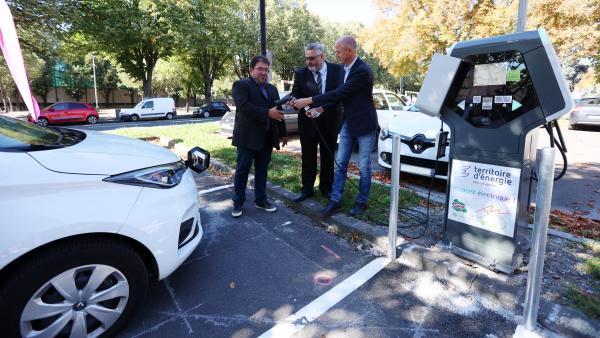 Clermont Métropole poursuit le déploiement de bornes de recharge pour les véhicules électriques